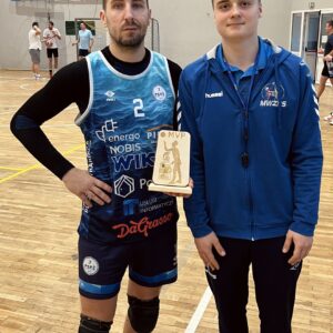 Rowerix PSPŻyrardów niepokonanym liderem Amatorskiej Ligi Piłki Siatkowej!
