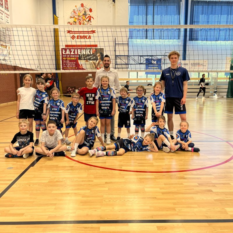 SIATKARSKIE PRZEDSZKOLE ORAZ KINDERKI NA TURNIEJU WIELKANOCNYM