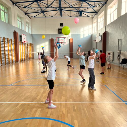 Wtorkowy przegląd naszych grup – Siatkarskie Przedszkole i Kinderki!