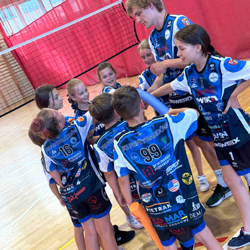 Czwartkowy trening grup Siatkarskie Przedszkole i Kinderki