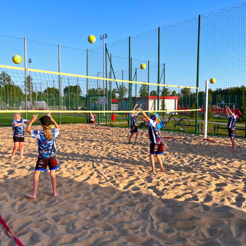 Wtorkowy trening Siatkarskiego Przedszkola, Kinderek i Amatorów