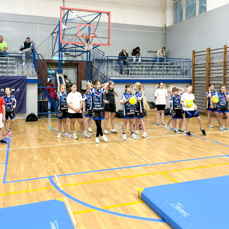 Wtorkowy trening grup: Siatkarskie Przedszkole, Iskierki i Kinderki