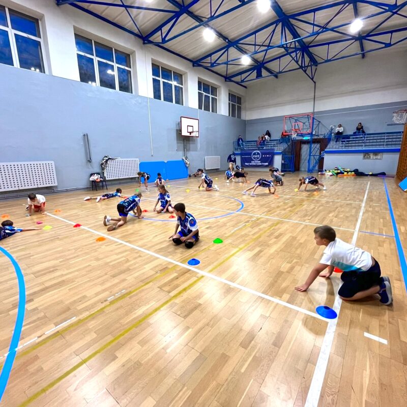 Wtorkowy trening grup: Siatkarskie Przedszkole, Iskierki i Kinderki