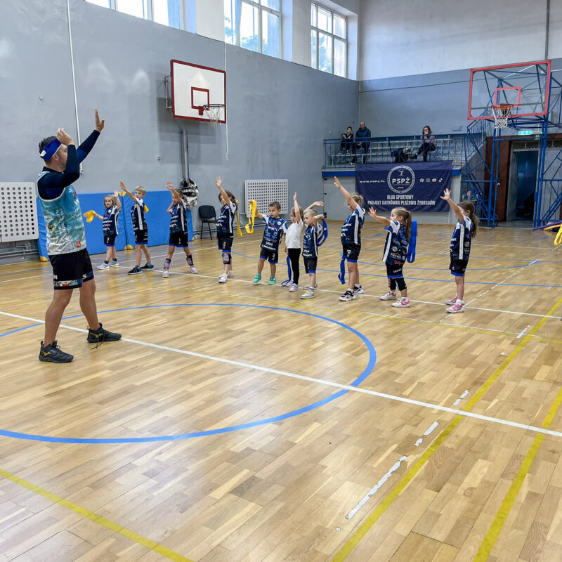 Czwartkowy przegląd grup: Siatkarskie Przedszkole, Iskierki i Kinderki