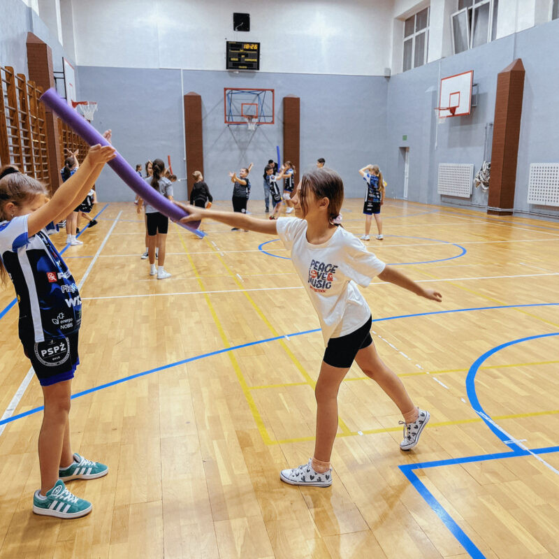 Czwartkowy przegląd grup: Siatkarskie przedszkole, Iskierki i Kinderki