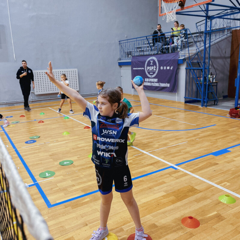 Wtorkowy trening grup: Siatkarskie przedszkole, Iskierki i Kinderki