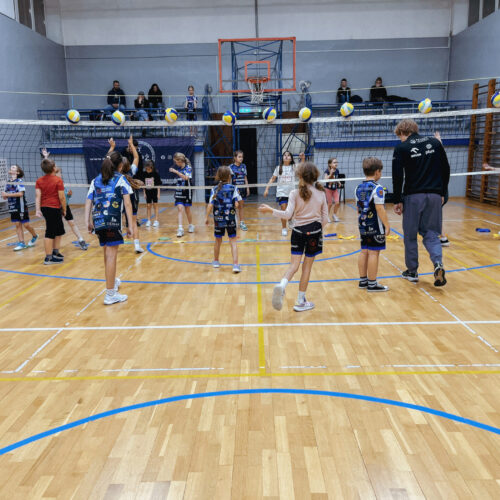 Wtorkowy trening grup: Siatkarskie przedszkole, Iskierki i Kinderki