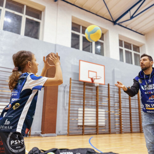 Czwartkowy przegląd grup: Siatkarskie przedszkole, Iskierki i Kinderki