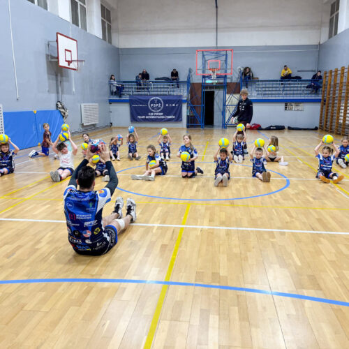 Czwartkowy przegląd grup: Siatkarskie Przedszkole, Iskierki i Kinderki