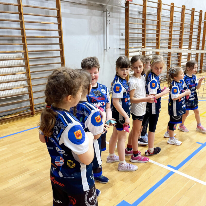 Czwartkowy przegląd grup: Siatkarskie Przedszkole, Iskierki i Kinderki