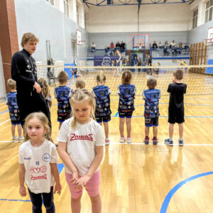 Wtorkowy trening grup: Siatkarskie Przedszkole, Iskierki i Kinderki