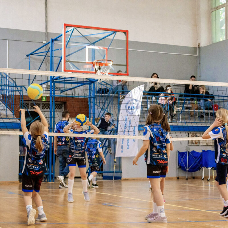 Wtorkowy trening grup: Siatkarskie Przedszkole, Iskierki i Kinderki