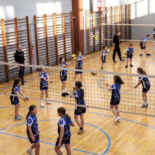 Wtorkowy trening grup: Siatkarskie Przedszkole, Iskierki i Kinderki