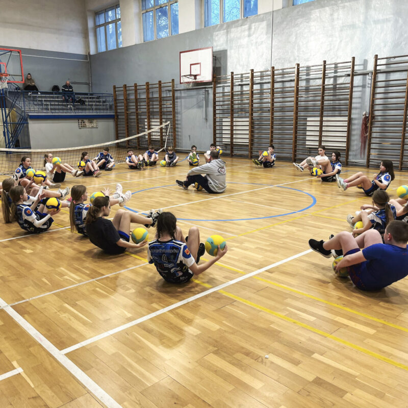 Czwartkowy przegląd grup: Siatkarskie Przedszkole, Iskierki i Kinderki