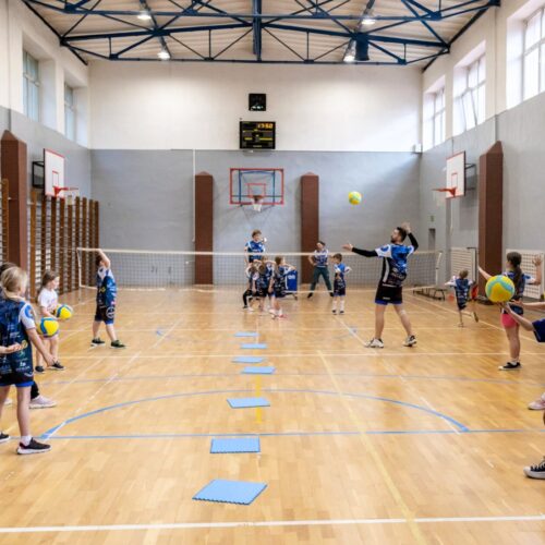 Czwartkowy przegląd grup: Siatkarskie przedszkole, Iskierki i Kinderki