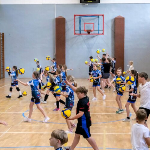 Wtorkowy trening grup: Siatkarskie Przedszkole, Iskierki i Kinderki