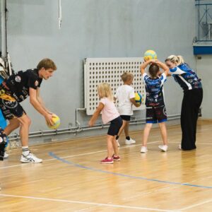 Wtorkowy trening Siatkarskiego Przedszkola i Kinderków