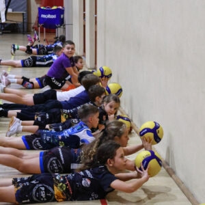Poniedziałkowy trening grup: Iskierki, Kindereki i Smasher